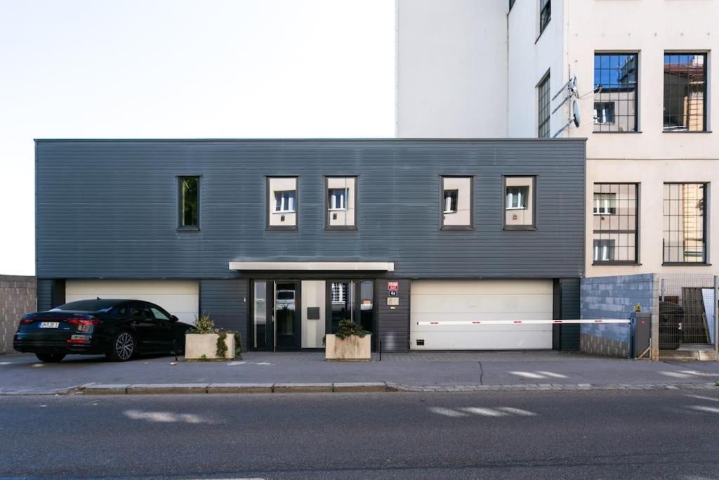 The Factory Loft Prague Apartment Exterior photo